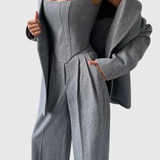 Conjunto de 3 Piezas Evena con Corsé Estructurado para un Look Elegante y Chic