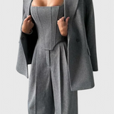 Conjunto de 3 Piezas Evena con Corsé Estructurado para un Look Elegante y Chic