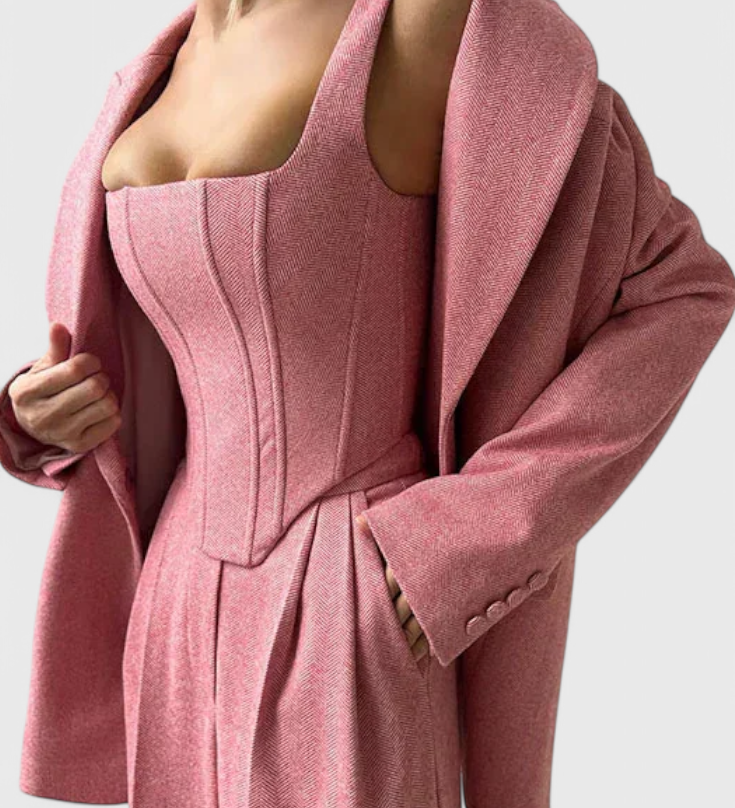 Conjunto de 3 Piezas Evena con Corsé Estructurado para un Look Elegante y Chic