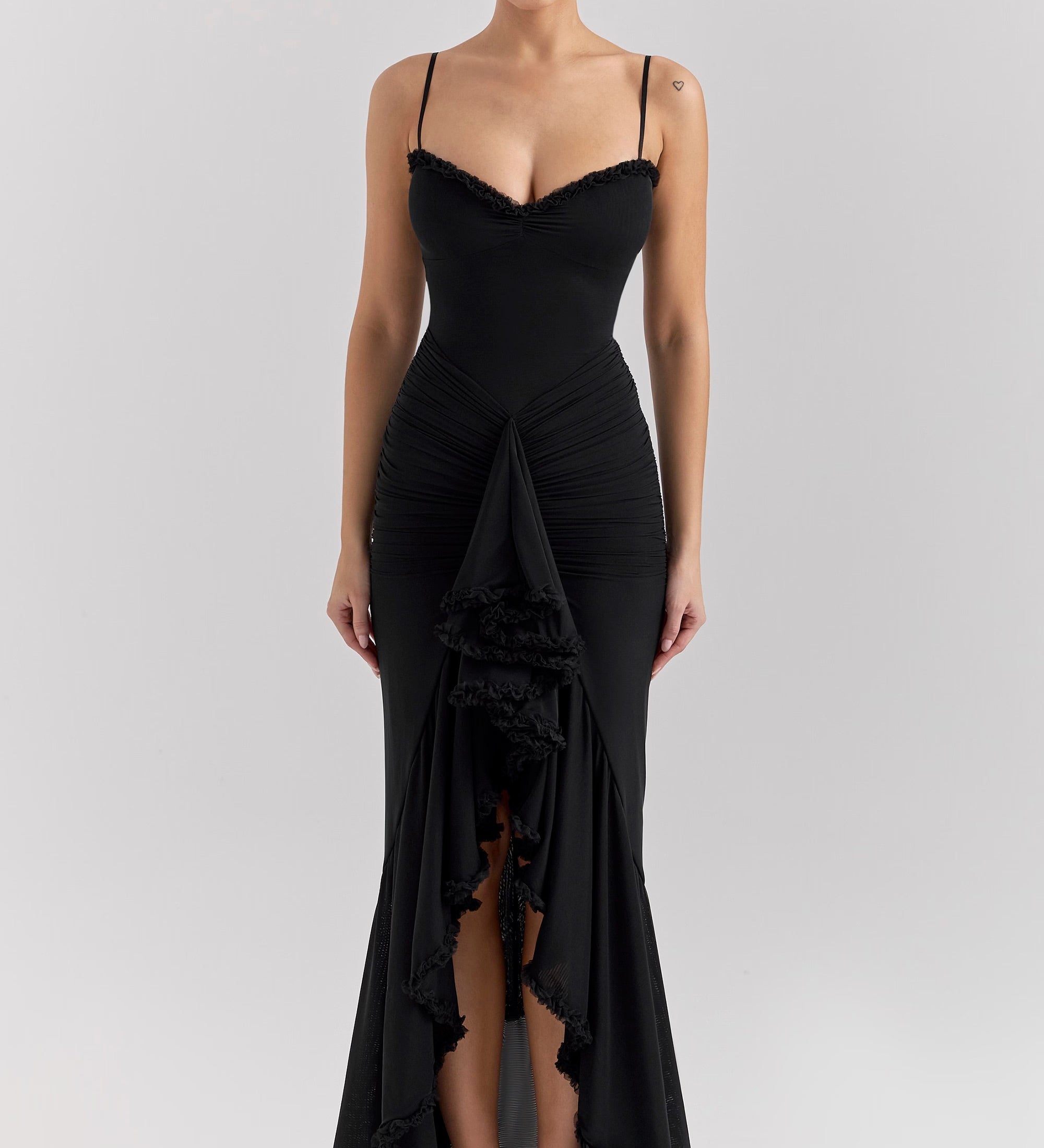 Vestido sin mangas con tirantes y detalles de volantes de Roxanne