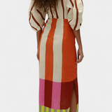 Alison Vestido Elegante y Confortable con Escote Frontal y Mangas Abullonadas