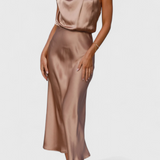 Vestido elegante Rina con cuello halter y detalles drapeados para ocasiones especiales