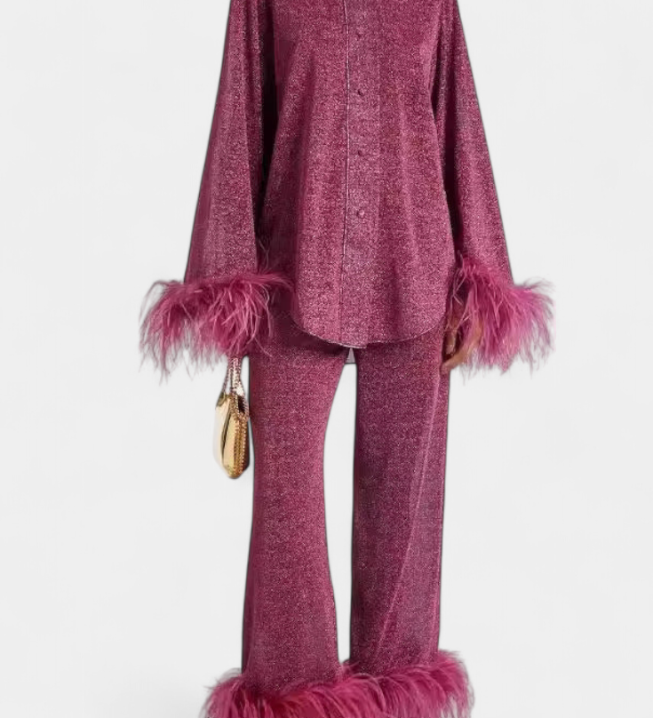 Elegante Conjunto de Dos Piezas Polina con Collar de Plumas para un Estilo Sofisticado