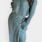 Conjunto Casual de Camisa Suelta y Pantalón con Falda - Estilo y Comodidad en un Solo Look