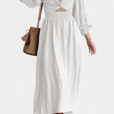 Elegante vestido de dos niveles Petra con cuerpo fruncido y mangas abullonadas para un estilo sofisticado