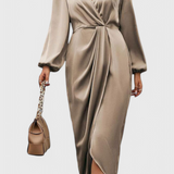 Vestido Largo Elegant con Escote en V y Detalle de Abertura Lateral