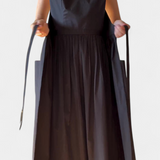 Vestido Largo Sin Tirantes con Cordones Laterales Ajustables para un Look Elegante y Estilizado