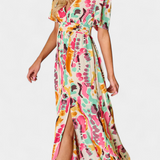 Yuki Vestido Boho Moderno con Escote en V y Detalles Tie-Dye para un Estilo Único