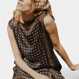 Vestido Mini Montmartre Lorena con Foulard para un estilo elegante y sofisticado
