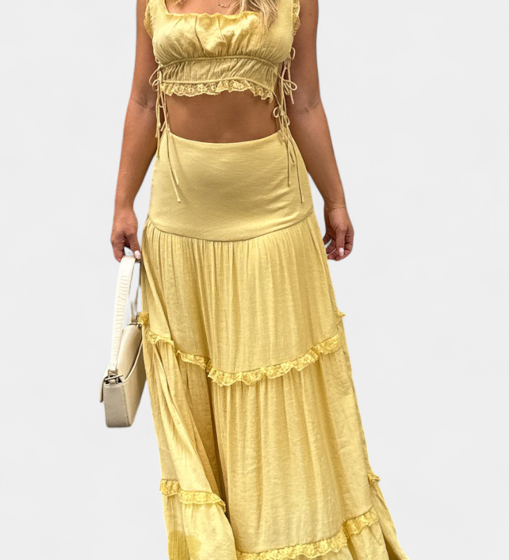 Ilys Elegante Conjunto Romántico con Top de Encaje y Falda Larga y Voluminosa