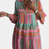Gina Vestido Boho Corto con Bordados, Escote en V y Mangas Acampanadas para un Estilo Único