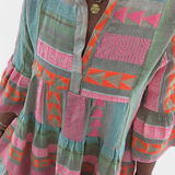 Gina Vestido Boho Corto con Bordados, Escote en V y Mangas Acampanadas para un Estilo Único