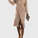 Lillian Vestido Midi Elegante con Detalle Corte para un look sofisticado