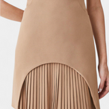 Karen Vestido Mini Elegante con Cuello Alto y Detalle Plisado para un look sofisticado