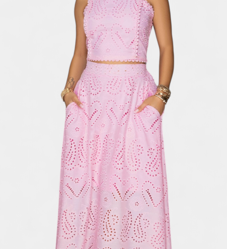 Danitza Elegante Conjunto Romántico de Encaje Floral Calado para un Look Sofisticado