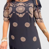 Cathy Vestido de Verano Elegante de Malla con Detallado Hueco y Corte Suelto Perfecto para Estilo y Comodidad