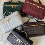 Bolso Milla Mini de Tejido con Elegantes Detalles Dorados