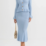 Elegante Conjunto de Vestido Midi de Punto Refinado con Top de Botones