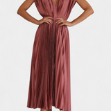 Vestido Mireia de Pliegues con Escote Drapeado y Cintura Alta para un Estilo Elegante