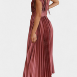Vestido Mireia de Pliegues con Escote Drapeado y Cintura Alta para un Estilo Elegante