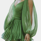 Skylar Vestido Mini con Escote en V Elegante y Mangas Ligeras para un Look Sofisticado