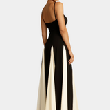 Elegante vestido maxi bicolor con tirantes finos para un estilo sofisticado