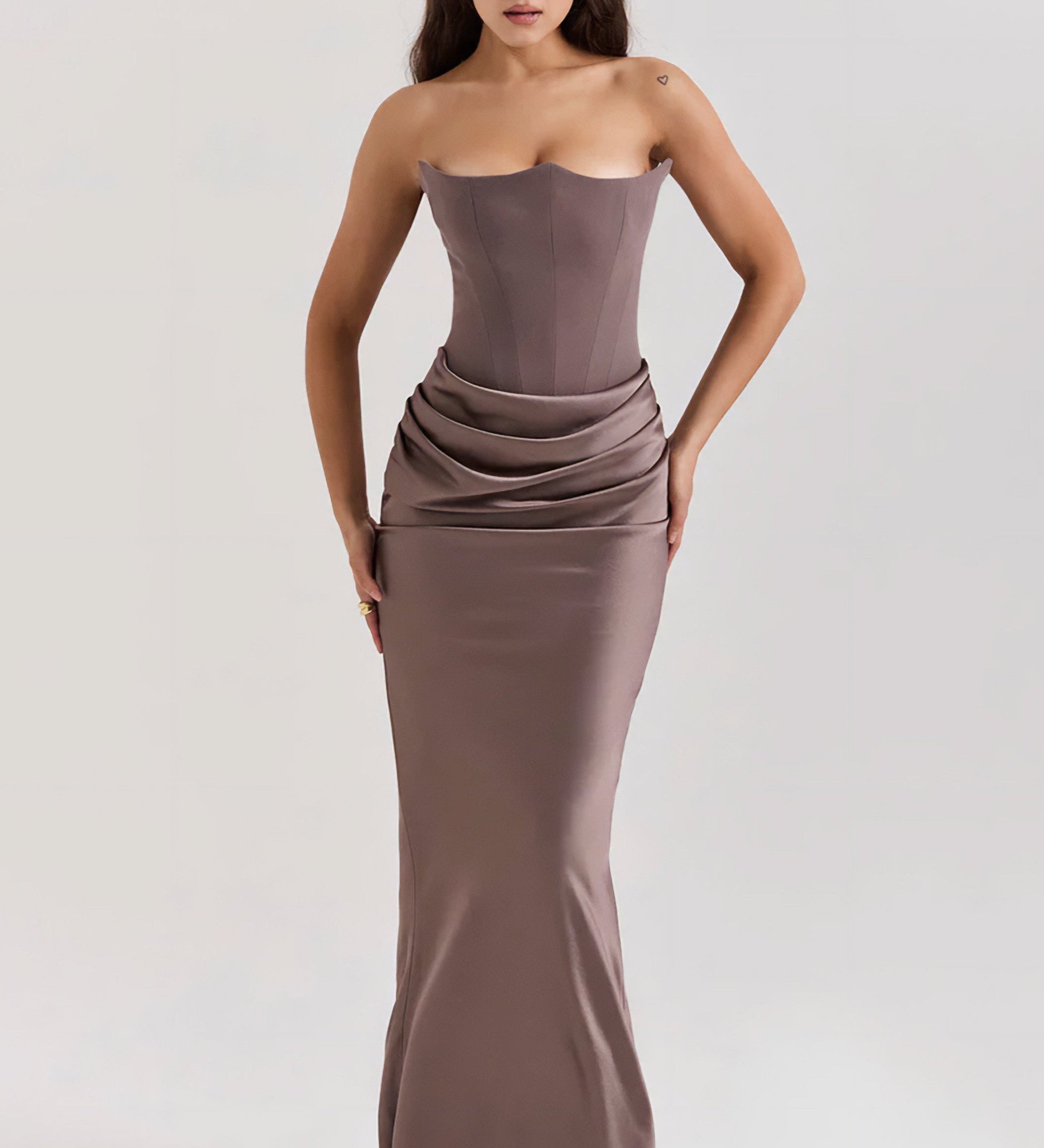 Elegante Vestido Maxi Drapado Sin Tirantes de Emily para un Look Sofisticado