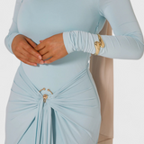 Vestido Ajustado Plisado Fátima con Elegantes Detalles Metálicos