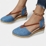 Sandalias cerradas Eunate con cuña de efecto yute y elegante detalle natural