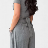 Conjunto de Dos Piezas Ruslana con Escote en V Cruzado para Máximo Comodidad