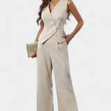 Elegante conjunto sin mangas con chaleco y pantalones anchos para un estilo moderno y cómodo