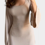 Vestido de Punto Livia con Cintura Ajustable para un Estilo Confortable y Elegante
