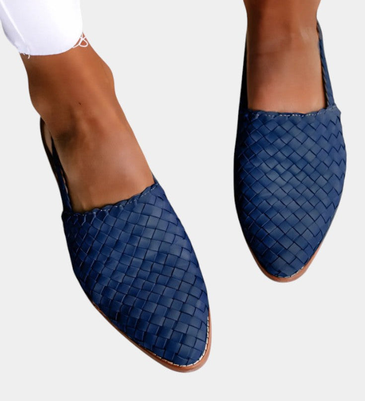 Sandalias Isadora Mules con Trenzado Elegante Punta Fina y Correa Slingback