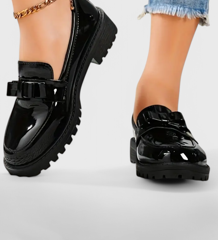 Zinnia Mocasines con Elegante Detalle de Lazo y Alteza en Tacón Bloque