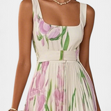 Vestido Largo Plisado Calanthe con Estampado Floral y Elegante Escote Cuadrado