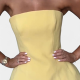 Conjunto de Dos Piezas Clarita con Diseño Plisado y Sin Tirantes para un Estilo Elegante