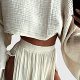 Conjunto de dos piezas Martha con falda de abertura alta para un estilo elegante y moderno