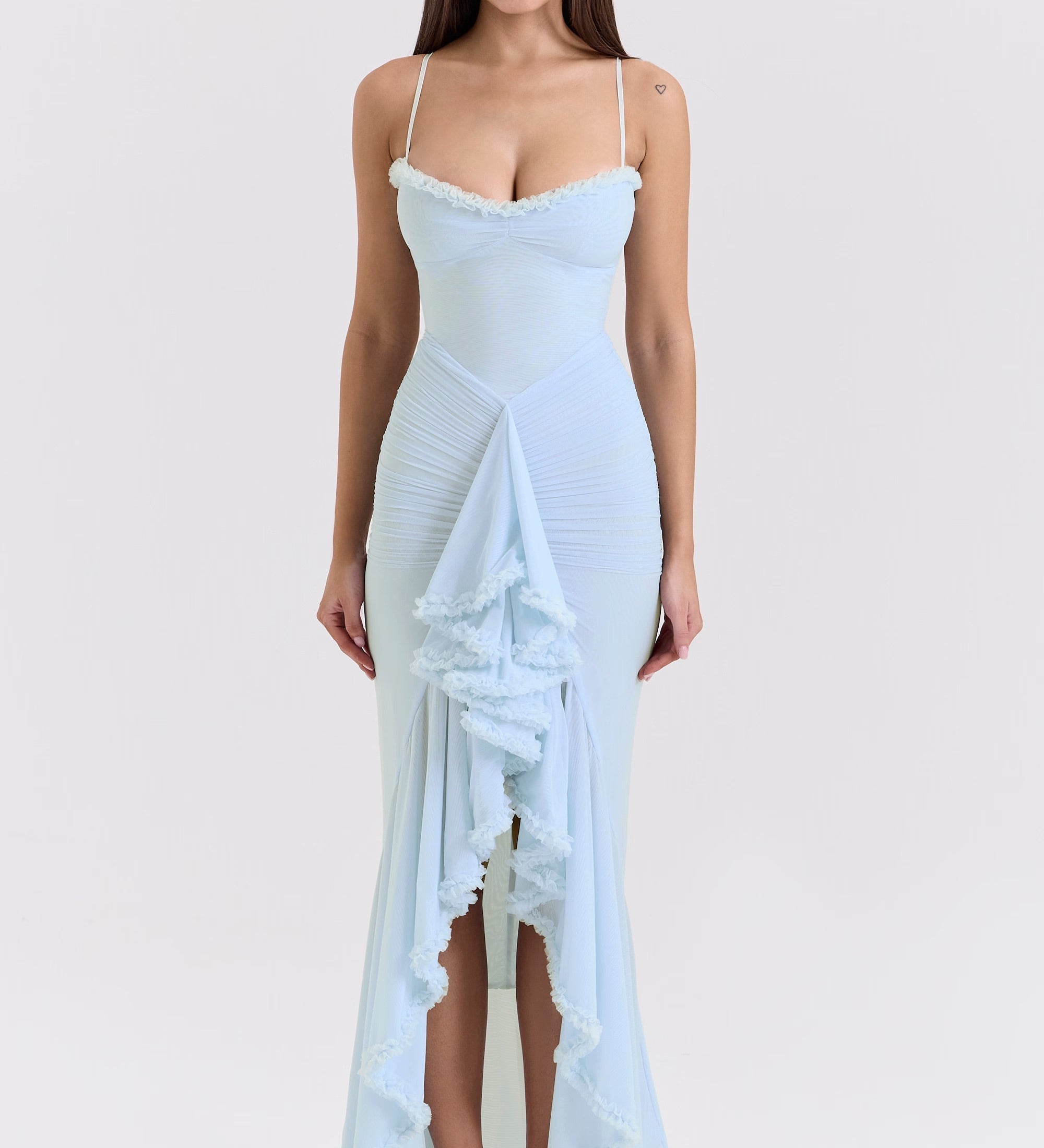 Vestido sin mangas con tirantes y detalles de volantes de Roxanne