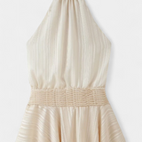 Azucena - Elegante vestido mini con espalda abierta y cintura plisada para un estilo chic y sofisticado