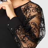 Elegante Vestido de Encaje con Mangas Largas y Cuello Redondo para un Look Sofisticado