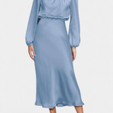 Elegante Vestido Maxi Cecila con Cuello Alto y Encantador Detalle Floral