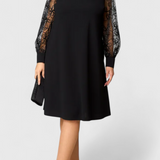 Elegante Vestido de Encaje con Mangas Largas y Cuello Redondo para un Look Sofisticado