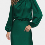 Elegante Vestido Maxi Cecila con Cuello Alto y Encantador Detalle Floral