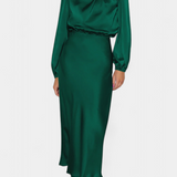 Elegante Vestido Maxi Cecila con Cuello Alto y Encantador Detalle Floral