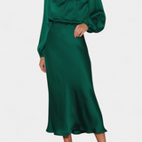 Elegante Vestido Maxi Cecila con Cuello Alto y Encantador Detalle Floral
