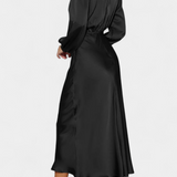 Elegante Vestido Maxi Cecila con Cuello Alto y Encantador Detalle Floral
