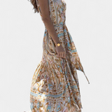Elegante vestido largo de seda con hermoso estampado de Tesoros del Océano