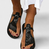 Tavia Sandalias Negras con Hebilla y Elegante Detalle Animal Print en Relieve