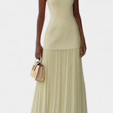 Elegante vestido de noche maxi de gasa con pliegues para un look sofisticado