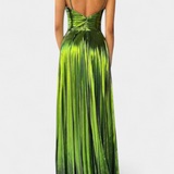Elegante Vestido Maxi Metálico Aikaterini con Cuello Cruzado y Detalle en Abertura